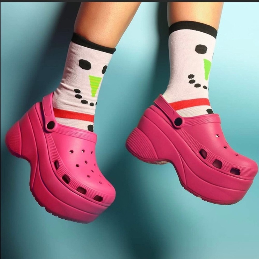 💞💞💞Cape Robbin Hot Pink Gardener Platform Clogs Size 8💞💞💞